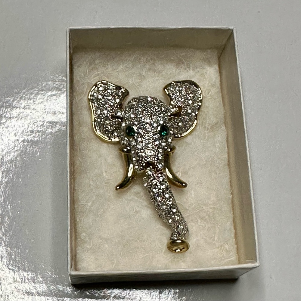 Vintage Rhinestone elephant brooch